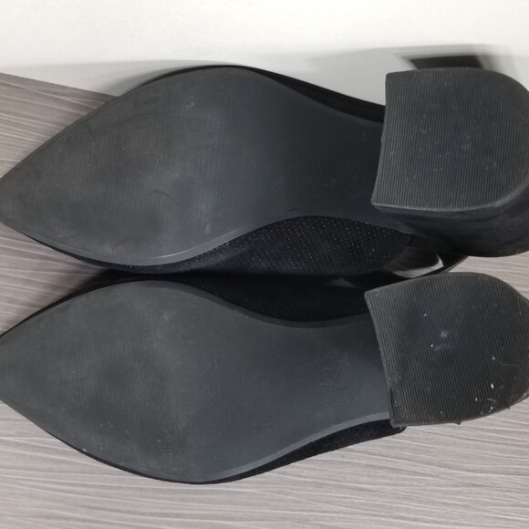 Treasure & Bond Singback Block Heel Booties, Perforated Black Suede, Size 6.5 - Picture 10 of 11